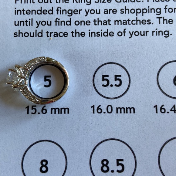 Beautiful sparkly sterling silver engagement ring - Picture 6 of 6